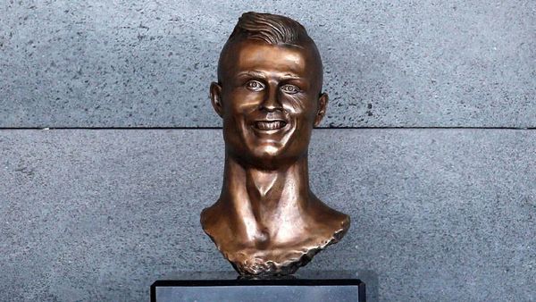 Ini Patung Wajah Ronaldo yang Jadi Olok-olokan