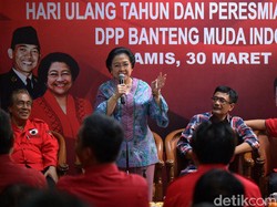 Megawati Curhat Pensiun, Siapa Penerusnya?