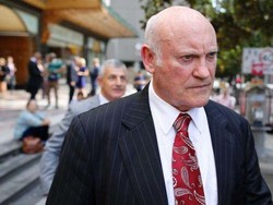 Beri Izin Tambang Ke Teman, Mantan Menteri Australia Dipenjarakan