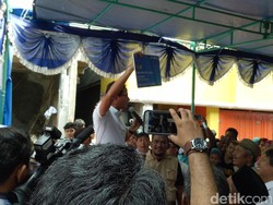 Kampanye di Tambora, Sandiaga Tawarkan Warga Daftar KJP Plus