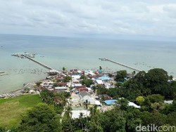 Sudah Ada Listrik, Anak-Anak Desa Tengah Laut Ini Tak Lagi Kesulitan Belajar
