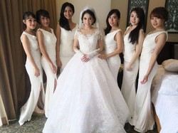 Ada Adat Dayak, Ini Potret Bahagia Kezia Karamoy yang Nikah di Palangkaraya