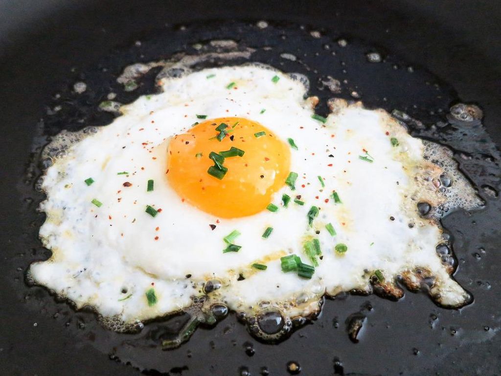 Cara Jitu Ini Bisa Bikin Telur Goreng Jadi Lebih Sehat dan Matang Sempurna