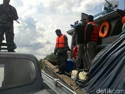 TNI AL Gagalkan Penyelundupan Pakaian Bekas Asal Malaysia