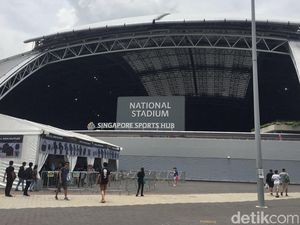 Warga Indonesia Padati Konser Coldplay di Singapura