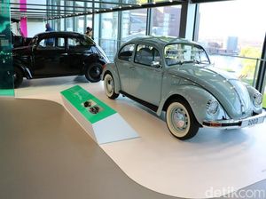 Beetle Klasik Pertama dan Terakhir Bersanding di Museum VW Beetle Klasik Pertama dan Terakhir Bersanding di Museum VW