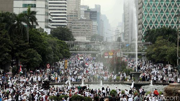 Jelang Magrib, Massa Aksi 313 Bubarkan Diri