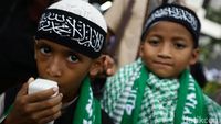 Aksi Laskar Cilik Penghafal Alquran di Tengah Massa 313