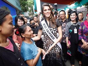 Miss Universe Salurkan Bantuan Sosial Non Tunai Miss Universe Salurkan Bantuan Sosial Non Tunai
