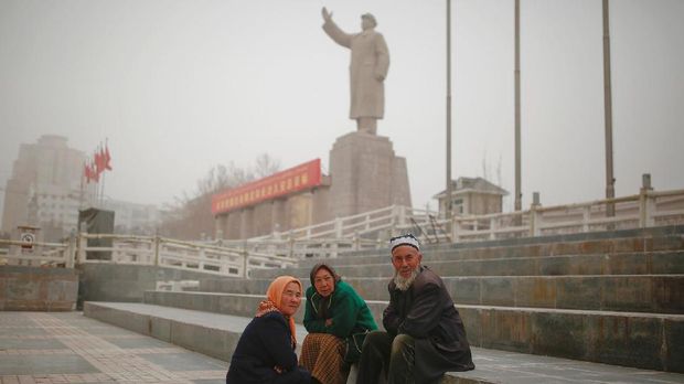 China Disebut Pasang QR Code di Rumah Minoritas Muslim