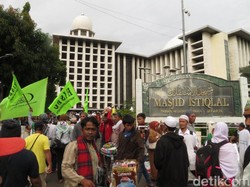 Massa Aksi 313 Terus Berdatangan, Lalin Depan Istiqlal Macet