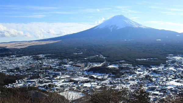 Begini Indahnya Gunung Fuji yang Bermandikan Salju