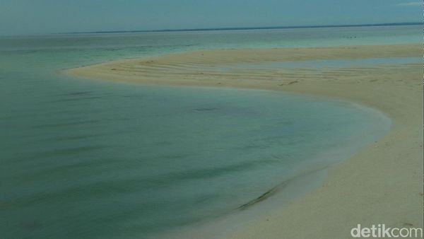 Potret Cantik Pasir Timbul Derawan yang Bikin Galau
