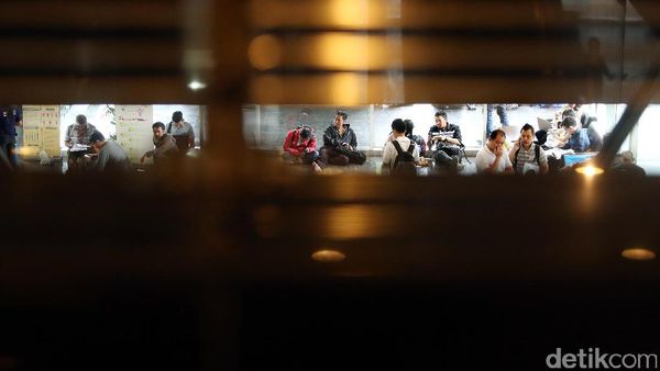 Antrean Panjang di Hari Terakhir Tax Amnesty
