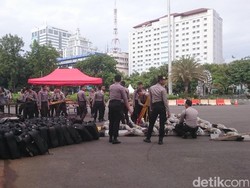 Ada Aksi 313, Petugas TNI dan Polri Mulai Siaga di Depan Istana