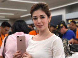 Penantian Laurencia Berbuah iPhone 7 di Tangannya