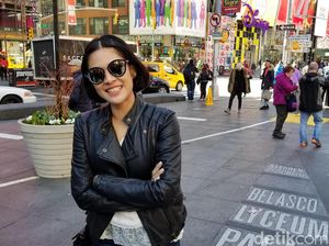 Dian Sastro: Milenial Hobi Foto Outdoor Saat Liburan