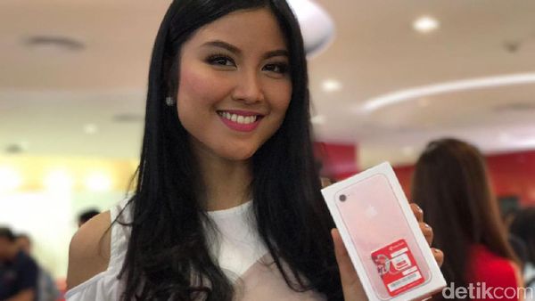 Deretan Selebriti Rupawan Pemburu iPhone 7