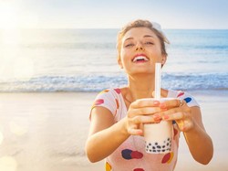 Tak Usah Takut Gendut! Kini Ada Jasa Peminum Bubble Tea Bayaran