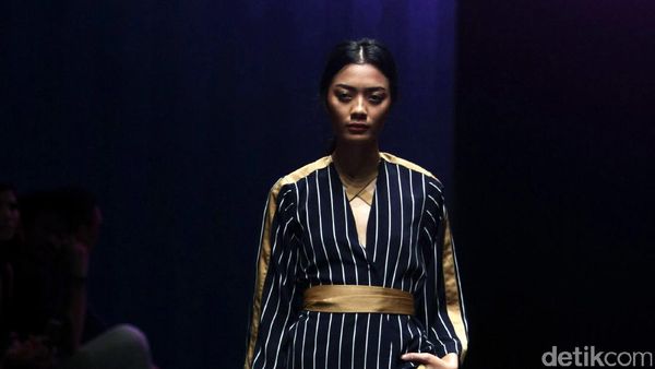 Foto: Koleksi Stellarissa di Plaza Indonesia Fashion Week 2017