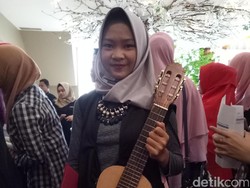 Main Gitarlele Jadi Cara Siti Pikat Juri di Sunsilk Hijab Hunt Palembang