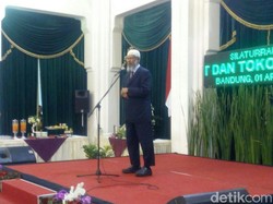 Datang ke Bandung, Zakir Naik Dijamu Makanan Khas Nusantara
