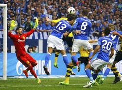 Dortmund Petik Satu Angka dari Markas Schalke