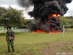 Tentara di Atambua Musnahkan 5 Ribu Liter BBM Selundupan