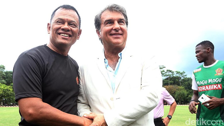 Mantan Presiden Barcelona Joan Laporta Hadiri HUT Kopassus di Cijantung Mantan Presiden Barcelona Joan Laporta Hadiri HUT Kopassus di Cijantung
