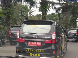 Mobil Pelat Merah yang Ada Tulisan Belajar Milik STTD Bekasi