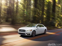 Mobil Mewah Ini Punya Head Up Display Paling Besar