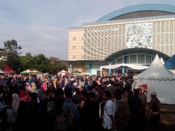 Jemaah Padati UPI Bandung untuk Saksikan Zakir Naik