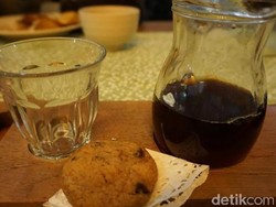 Jalan-jalan Ke Braga, Sambil Nikmati Kopi Candrawinata