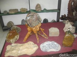 Segala Macam Batu Ada di Sini