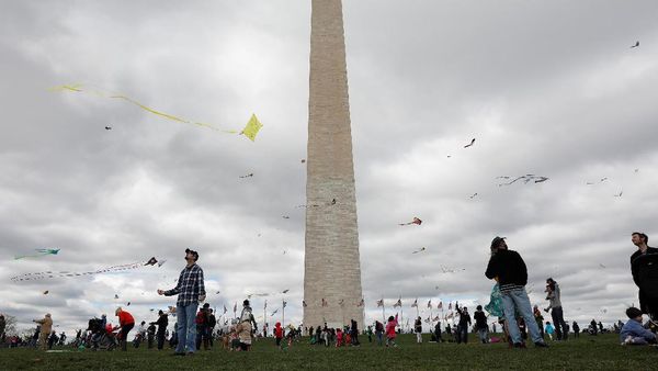Menikmati Akhir Pekan di Monumen Washington