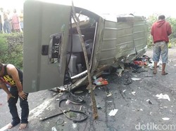 Polisi: Mobil Elf Diisi 21 Penumpang, Kelebihan Muatan