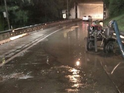 Terowongan Tol Cikunir Tergenang, Perhatikan Rambu-rambu Peringatan