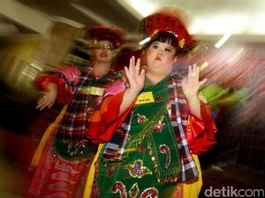 Melihat Hebatnya Penyandang Disabilitas Menari