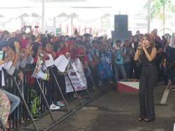 Sir Gobang Gosir Bebizie Goyang Hangout With All Stars