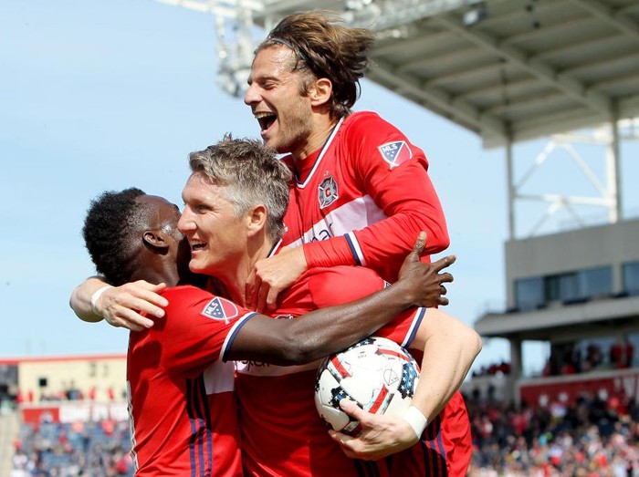 BRIDGEVIEW, IL - APRIL 1:  Bastian Schweinsteiger #31 of Chicago Fire prepares to take a free kick in the second half against the Montreal Impact during an MLS match at Toyota Park on April 1, 2017 in Bridgeview, Illinois. (Photo by Dylan Buell/Getty Images)
