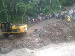Jalan Trans Flores Maumere-Ende Lumpuh Akibat Banjir