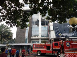 Diawali Ledakan, Kebakaran Landa Kantor Pajak di Bekasi