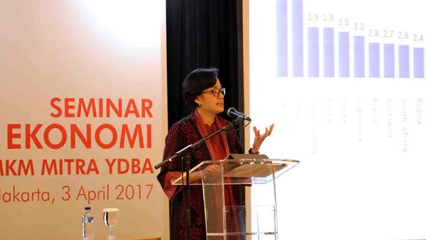 Sri Mulyani Hadiri Seminar Ekonomi Makro