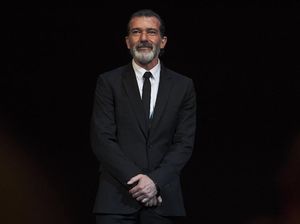 Kena Serangan Jantung, Antonio Banderas Berhenti Merokok