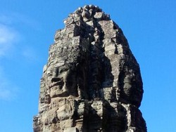 Candi Seribu Wajah yang Unik di Kamboja