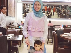 Revalina S Temat Bicara tentang Perkembangan Anak