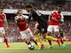 Tekanan Blok Tinggi dan Tidak Rapihnya Lini Tengah Arsenal dan Man City