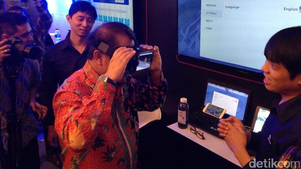 Menkominfo Jajal 5G Perdana di Jakarta