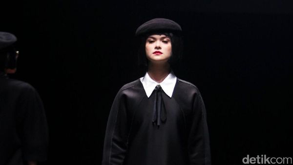 Foto: Koleksi Patrick Owen di Plaza Indonesia Fashion Week  2017