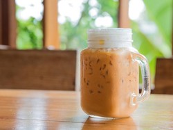 Cara Membuat Teh Tarik yang Enak di Rumah, Bahannya Simpel!